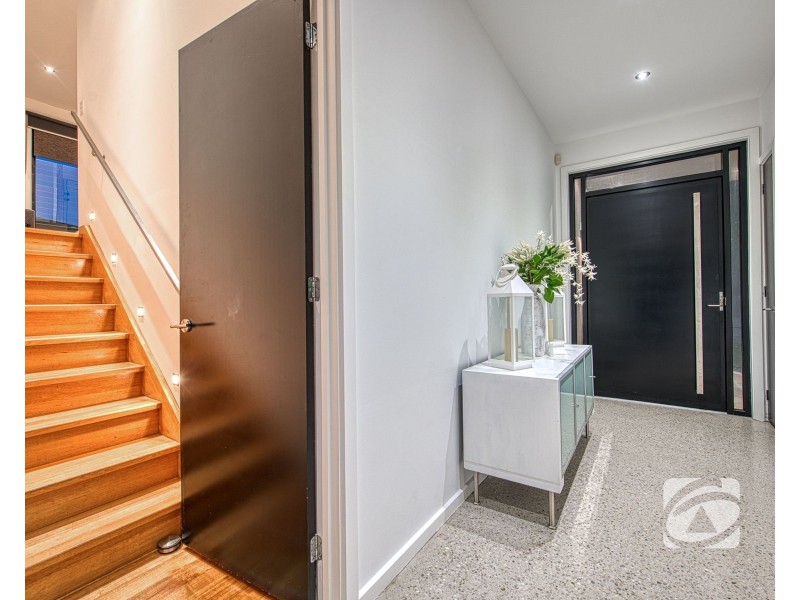 7 Rennat Court, Berwick VIC 3806