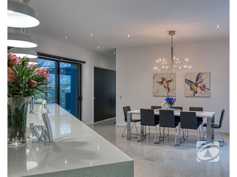 7 Rennat Court, Berwick VIC 3806