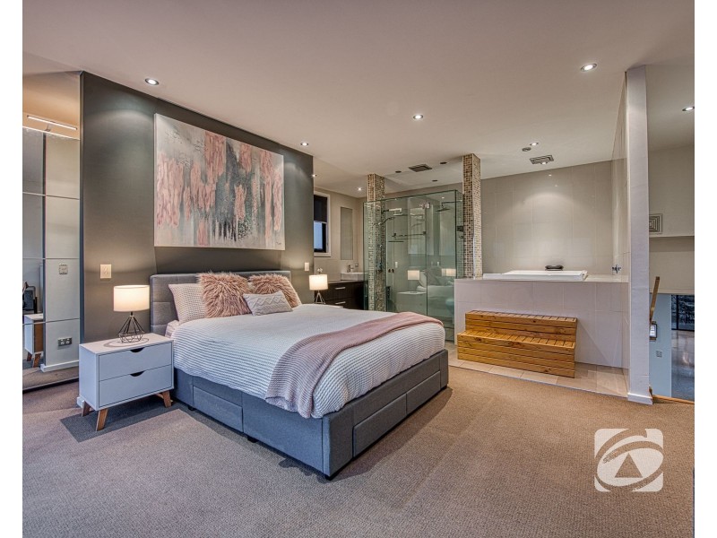 7 Rennat Court, Berwick VIC 3806