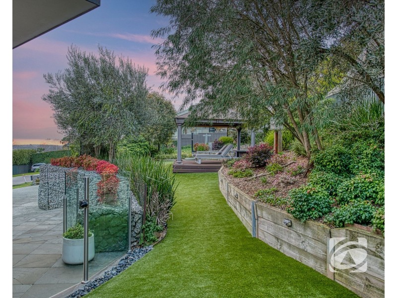 7 Rennat Court, Berwick VIC 3806