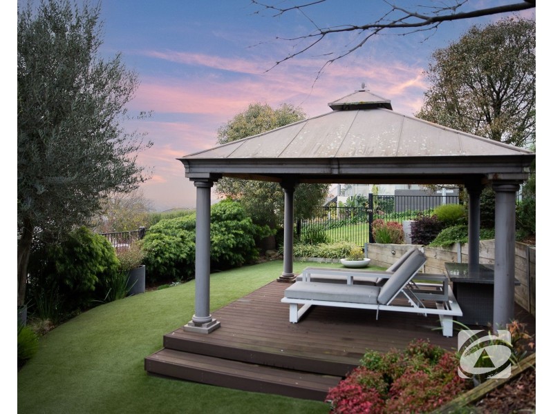 7 Rennat Court, Berwick VIC 3806