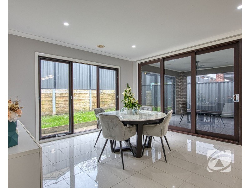 15 Maggiore Crescent, Pakenham VIC 3810