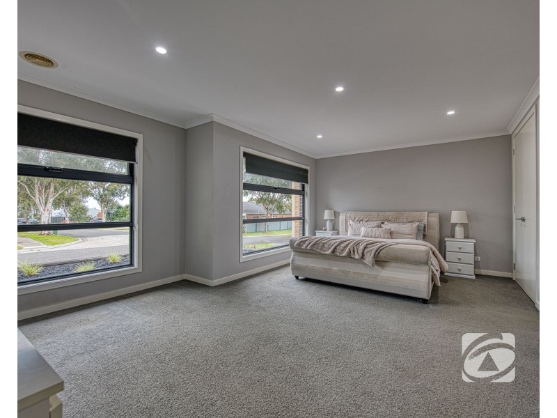 15 Maggiore Crescent, Pakenham VIC 3810