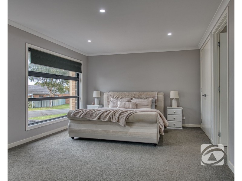 15 Maggiore Crescent, Pakenham VIC 3810
