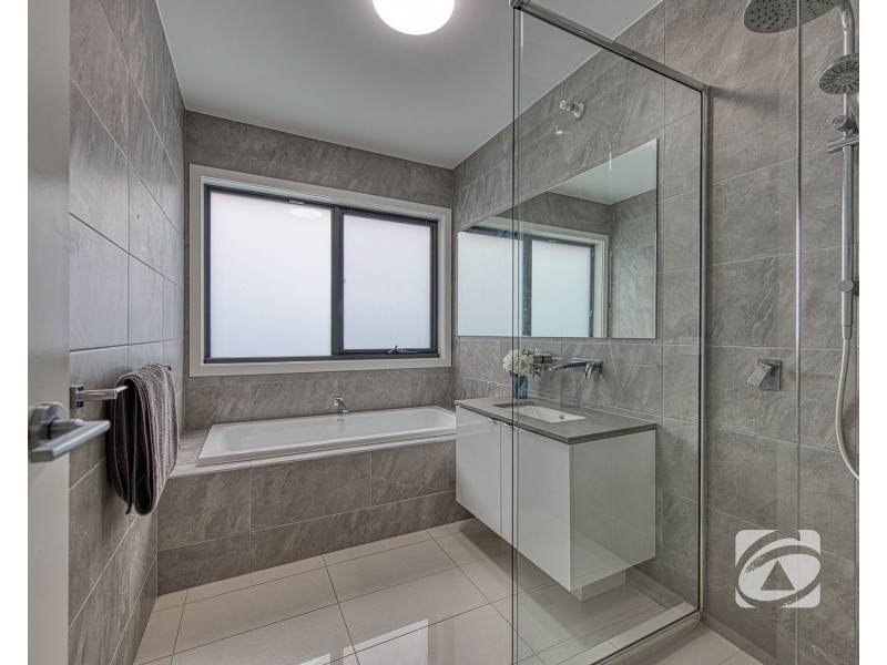 15 Maggiore Crescent, Pakenham VIC 3810