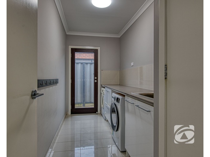 15 Maggiore Crescent, Pakenham VIC 3810