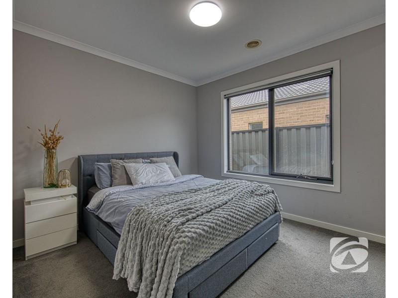 15 Maggiore Crescent, Pakenham VIC 3810