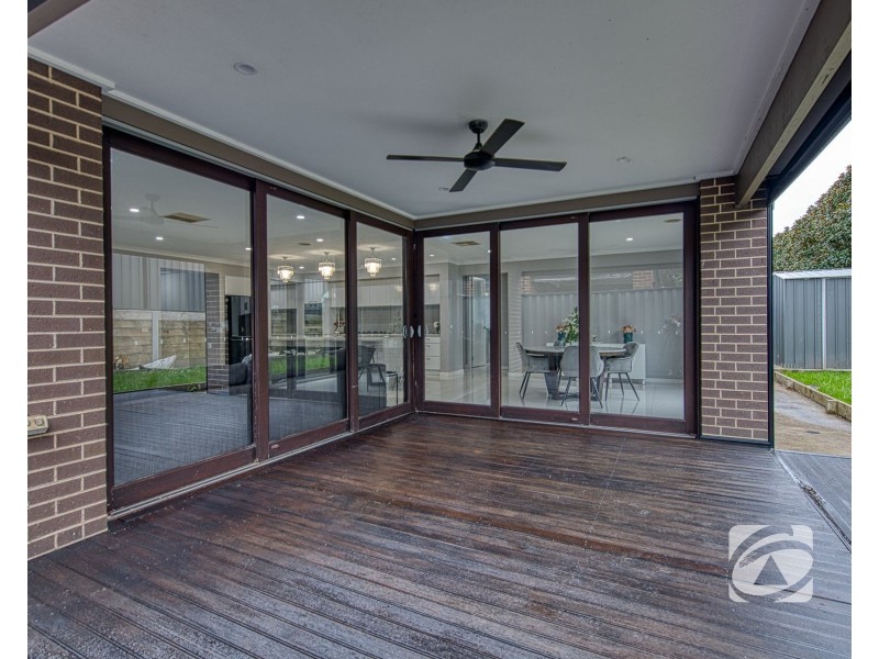 15 Maggiore Crescent, Pakenham VIC 3810