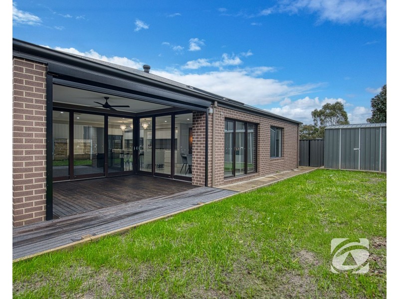15 Maggiore Crescent, Pakenham VIC 3810
