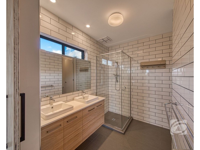 6 Anvil Way, Clyde North VIC 3978