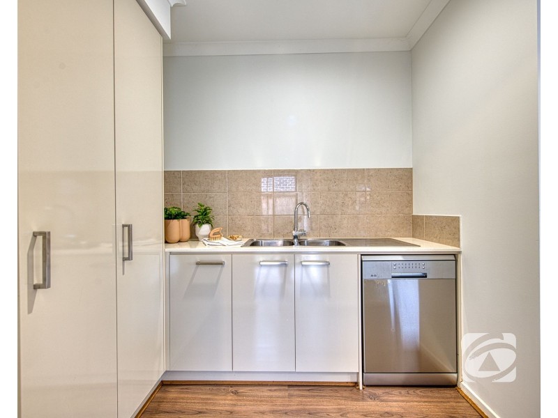 5 Greybark Street, Clyde North VIC 3978