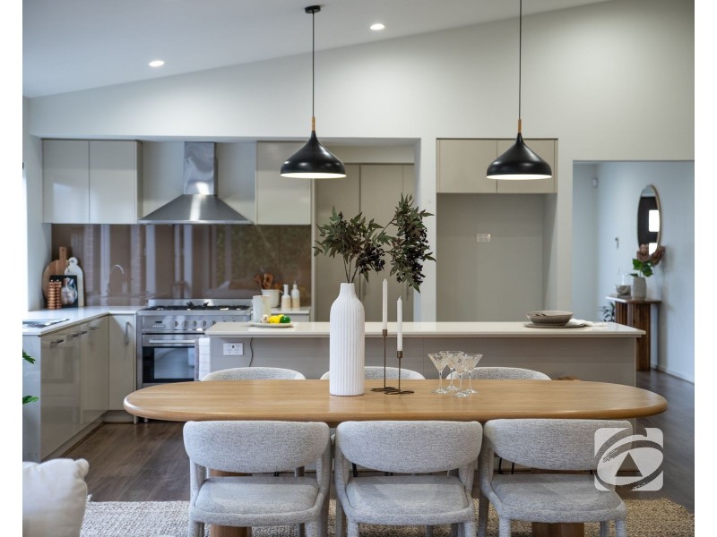 5 Greybark Street, Clyde North VIC 3978