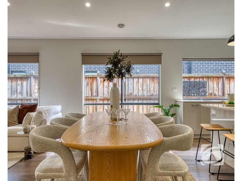 5 Greybark Street, Clyde North VIC 3978