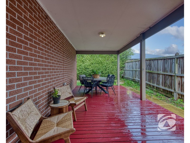 5 Greybark Street, Clyde North VIC 3978