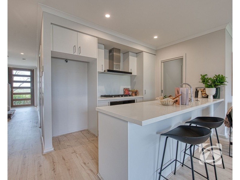 32 Mortlake Drive, Officer South VIC 3809