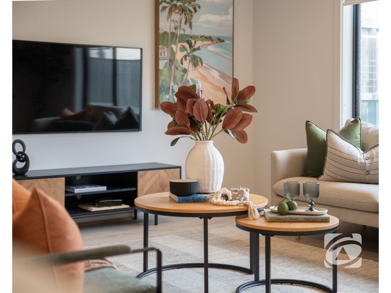 32 Mortlake Drive, Officer South VIC 3809