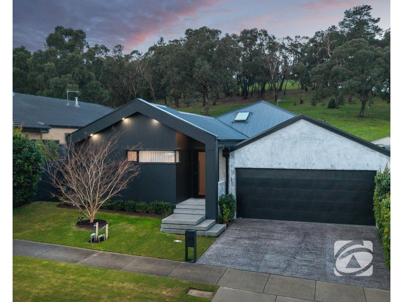 24 Oakrind Rise, Officer VIC 3809