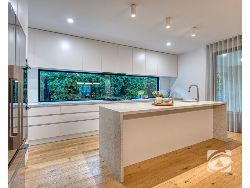 24 Oakrind Rise, Officer VIC 3809