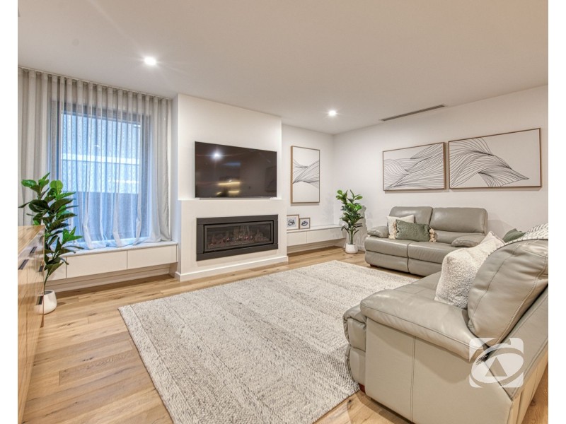 24 Oakrind Rise, Officer VIC 3809