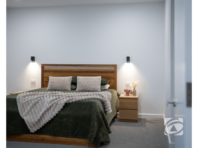 24 Oakrind Rise, Officer VIC 3809