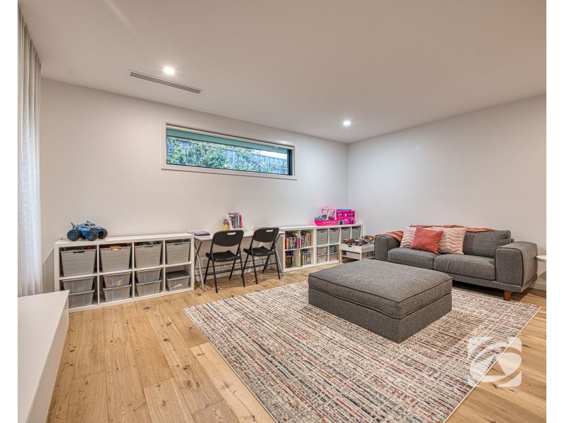 24 Oakrind Rise, Officer VIC 3809