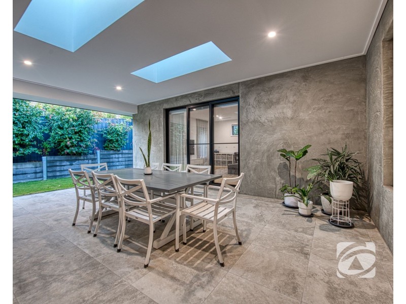 24 Oakrind Rise, Officer VIC 3809