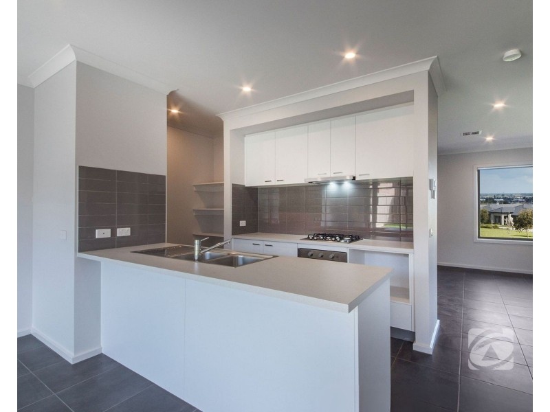 6 Todd Lane, Pakenham VIC 3810