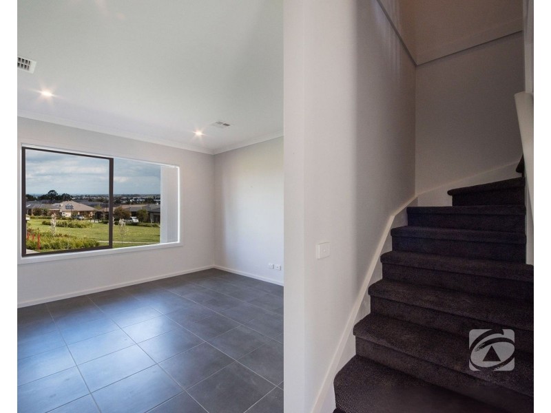 6 Todd Lane, Pakenham VIC 3810