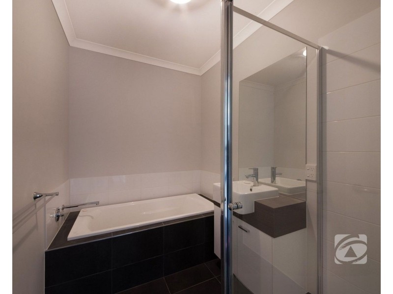6 Todd Lane, Pakenham VIC 3810