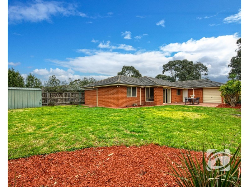 9 Ben Hall Street, Cranbourne East VIC 3977