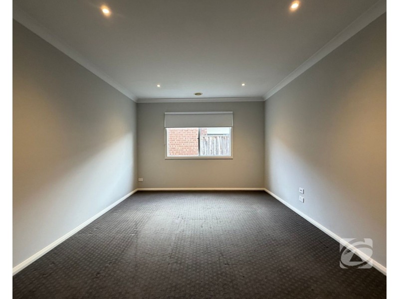 16 Brooklyn Street, Officer VIC 3809