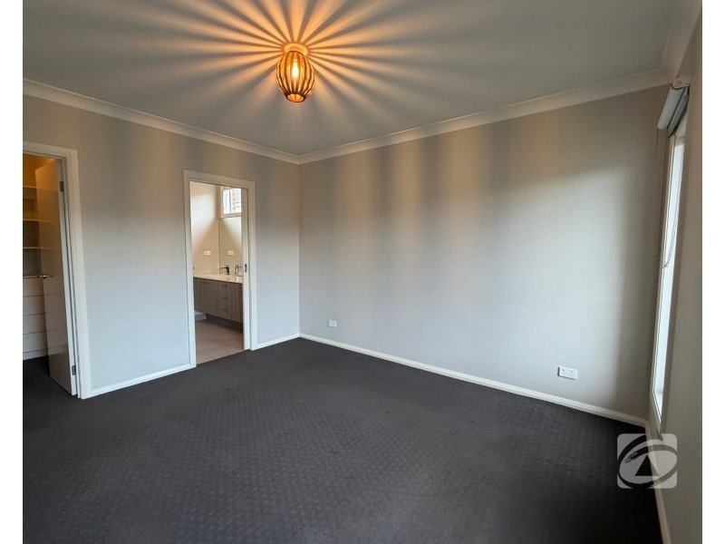 16 Brooklyn Street, Officer VIC 3809