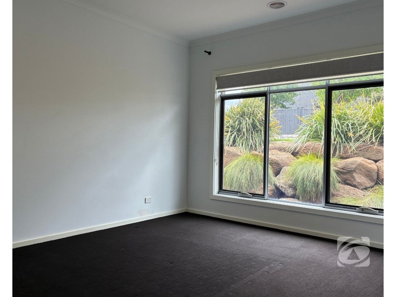 31 Lansell Avenue, Officer VIC 3809