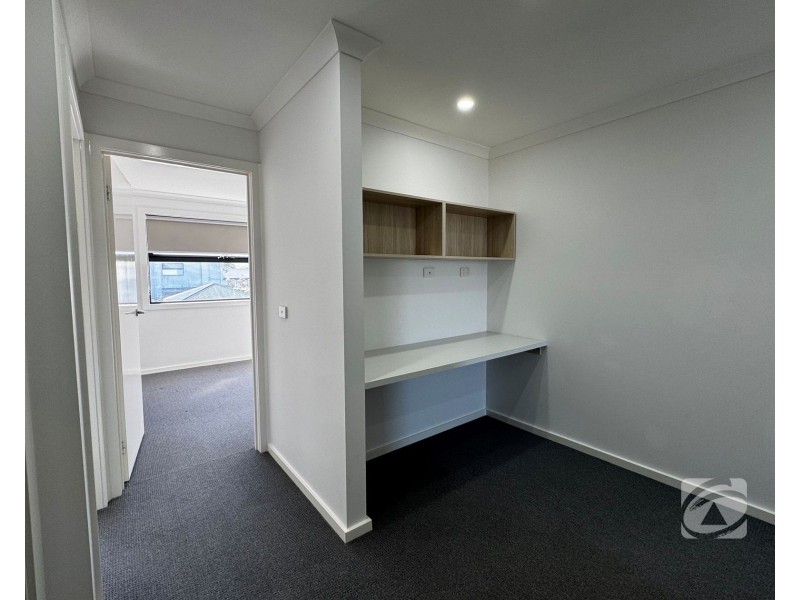 15 Greenhouse Grange, Officer VIC 3809