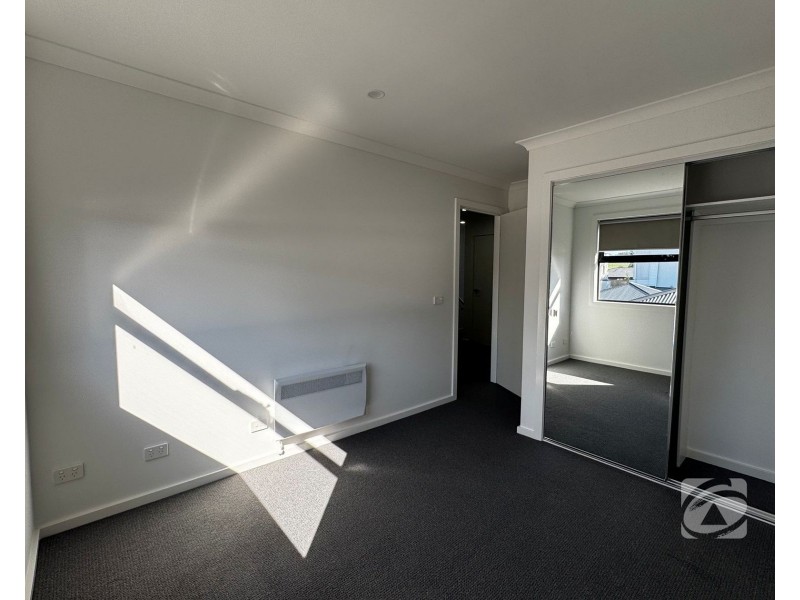 15 Greenhouse Grange, Officer VIC 3809