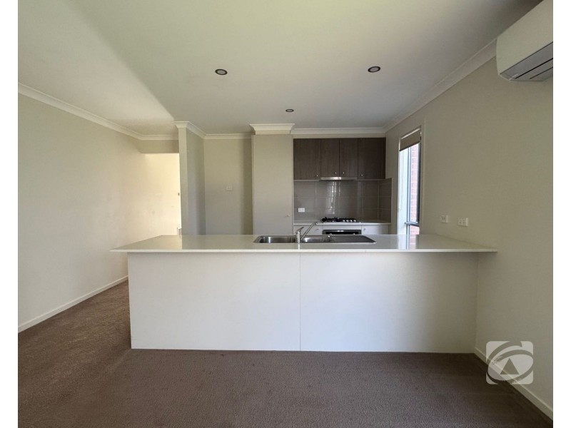26 Botany Way, Cranbourne East VIC 3977