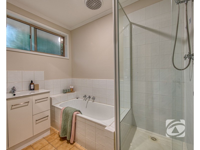 1/26 Amber Crescent, Narre Warren VIC 3805