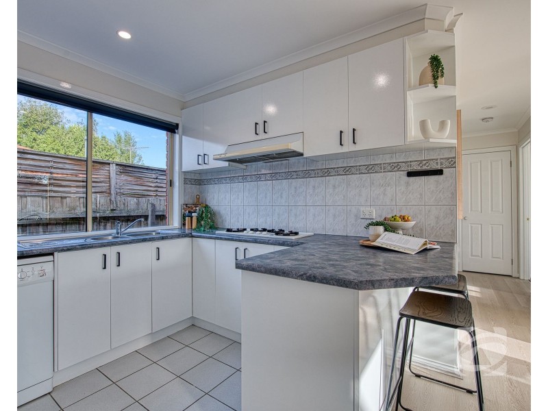 27 Balmaceda Court, Berwick VIC 3806