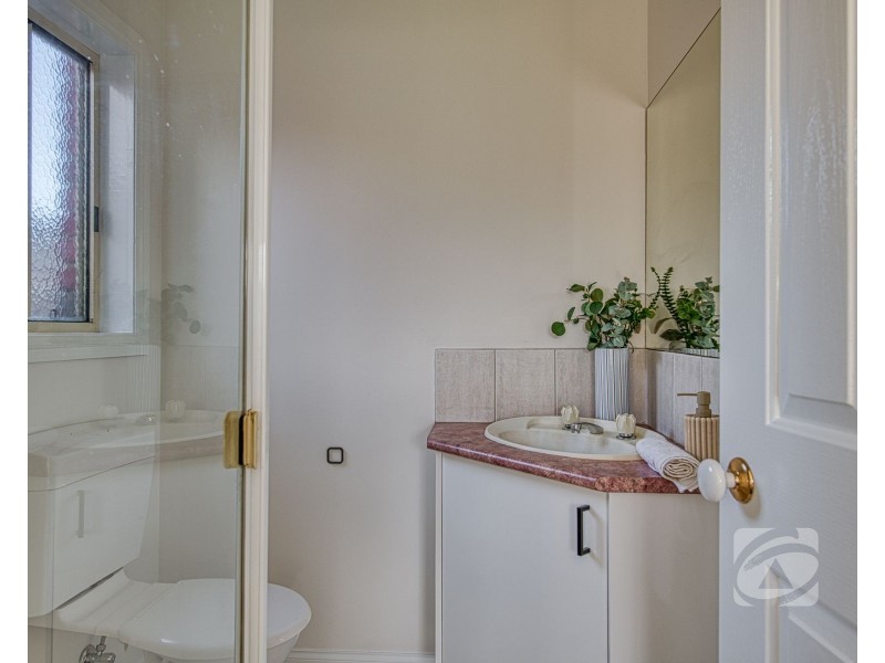 27 Balmaceda Court, Berwick VIC 3806