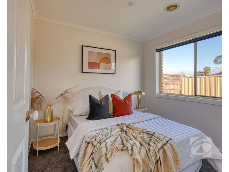 27 Balmaceda Court, Berwick VIC 3806