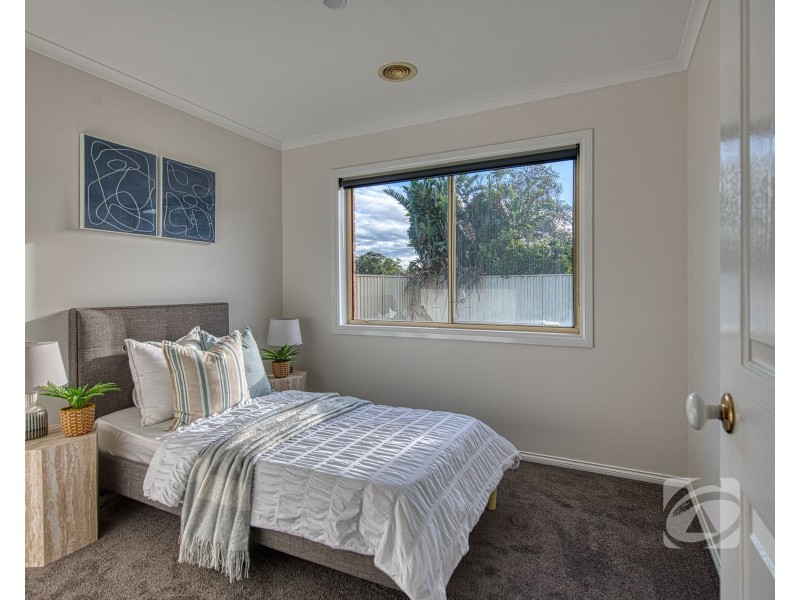 27 Balmaceda Court, Berwick VIC 3806
