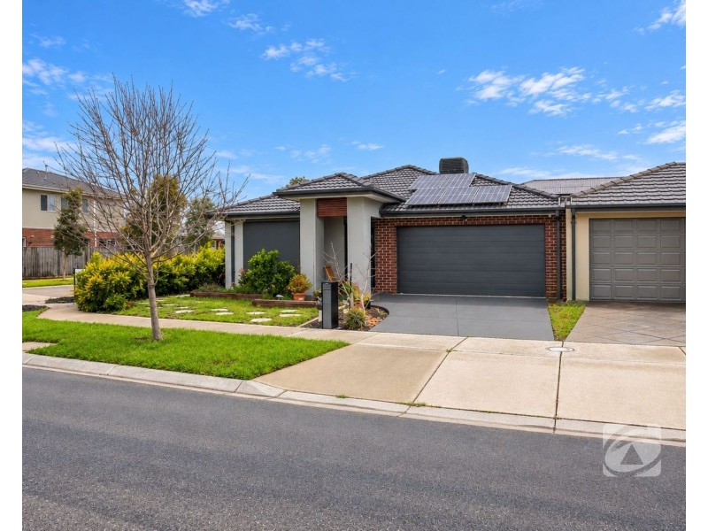25 Dewhurst Circuit, Cranbourne East VIC 3977