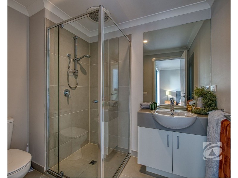 30 Mortlake Drive, Officer South VIC 3809