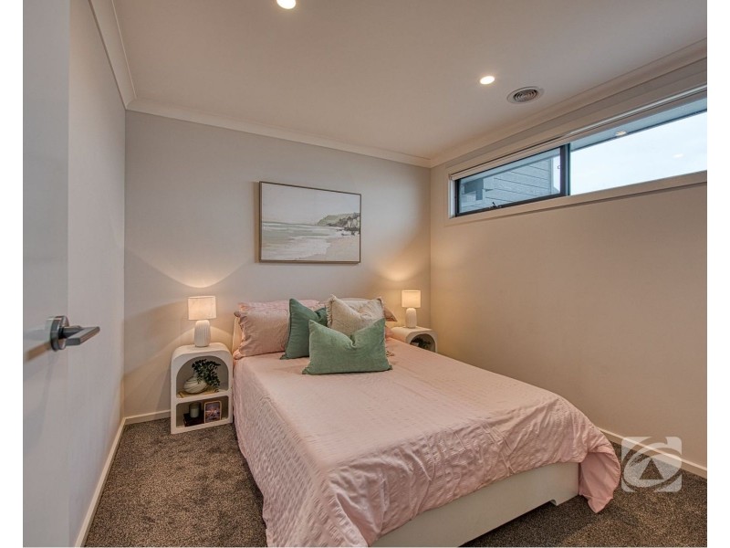 30 Mortlake Drive, Officer South VIC 3809