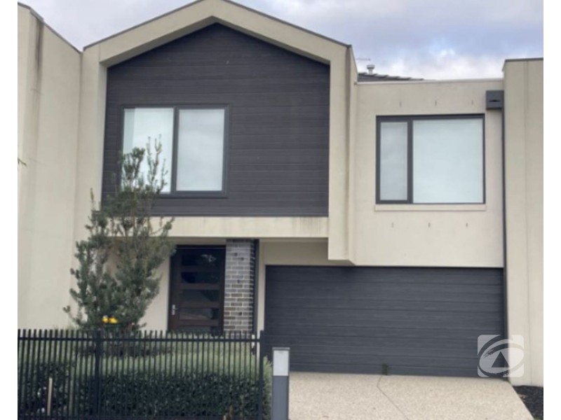 30 Mortlake Drive, Officer South VIC 3809