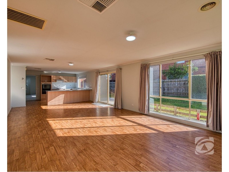 10 Tralee Circuit, Narre Warren VIC 3805