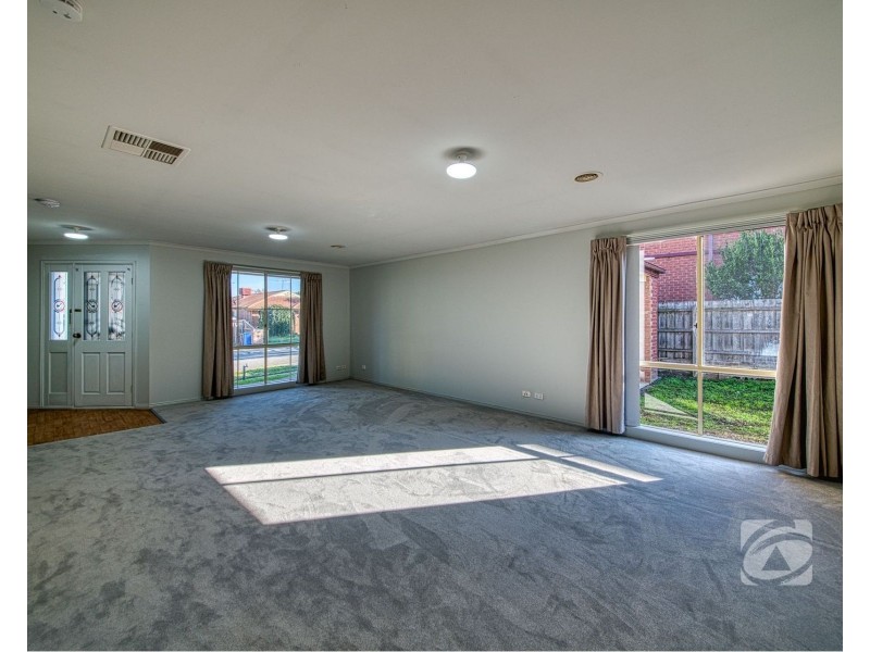 10 Tralee Circuit, Narre Warren VIC 3805
