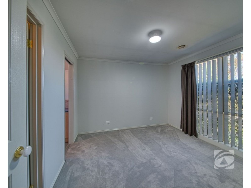 10 Tralee Circuit, Narre Warren VIC 3805