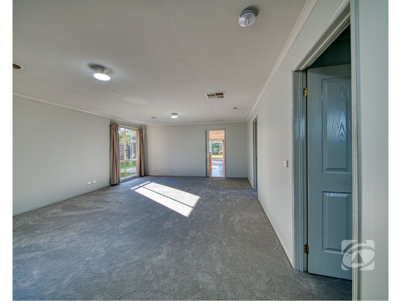 10 Tralee Circuit, Narre Warren VIC 3805