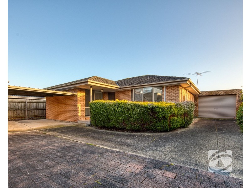 2/8 Helen Court, Narre Warren VIC 3805